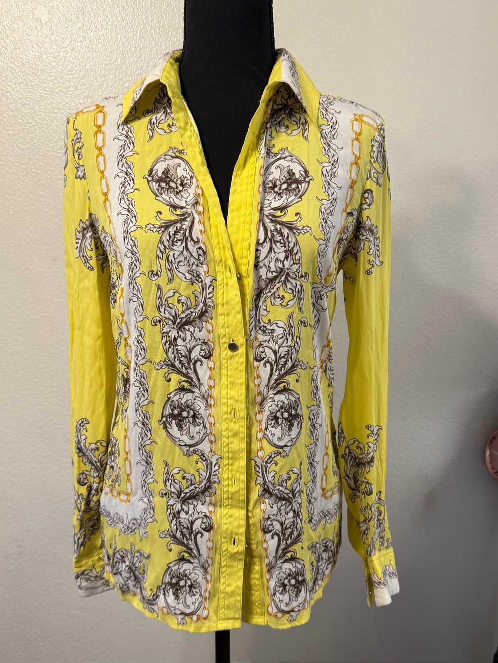 Cache 95 percent silk y2k paisley unique rare Deadstock